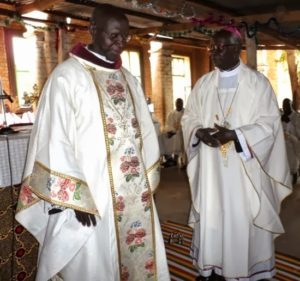 Bishop-Erkulano-Lodu-Tombe-Rand-Monsignor-Thomas-Oliha-L-in-torit