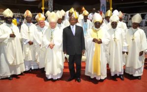 Bishop-Obbo-and-Bishops-and-President