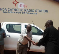 Station Manager receiving the Car Keys