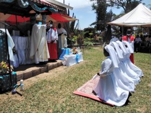 Archbishop Msusa administering the vows