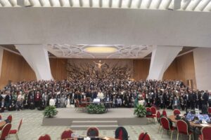 Synod delegates with Pope Francis