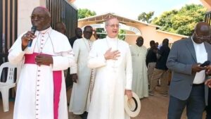 Rt. Rev. Sabino Ochan Odoki recieving Papal Nuncio in Moyo-Arua diocese (1)