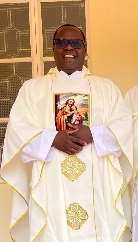 Fr. Makubi pix